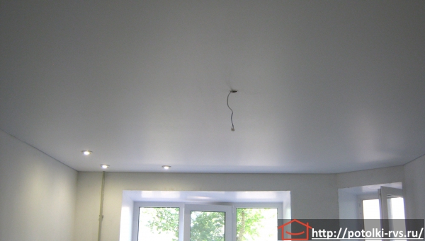 Бесшовные натяжные потолки