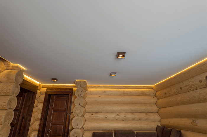 Натяжные потолки в дом